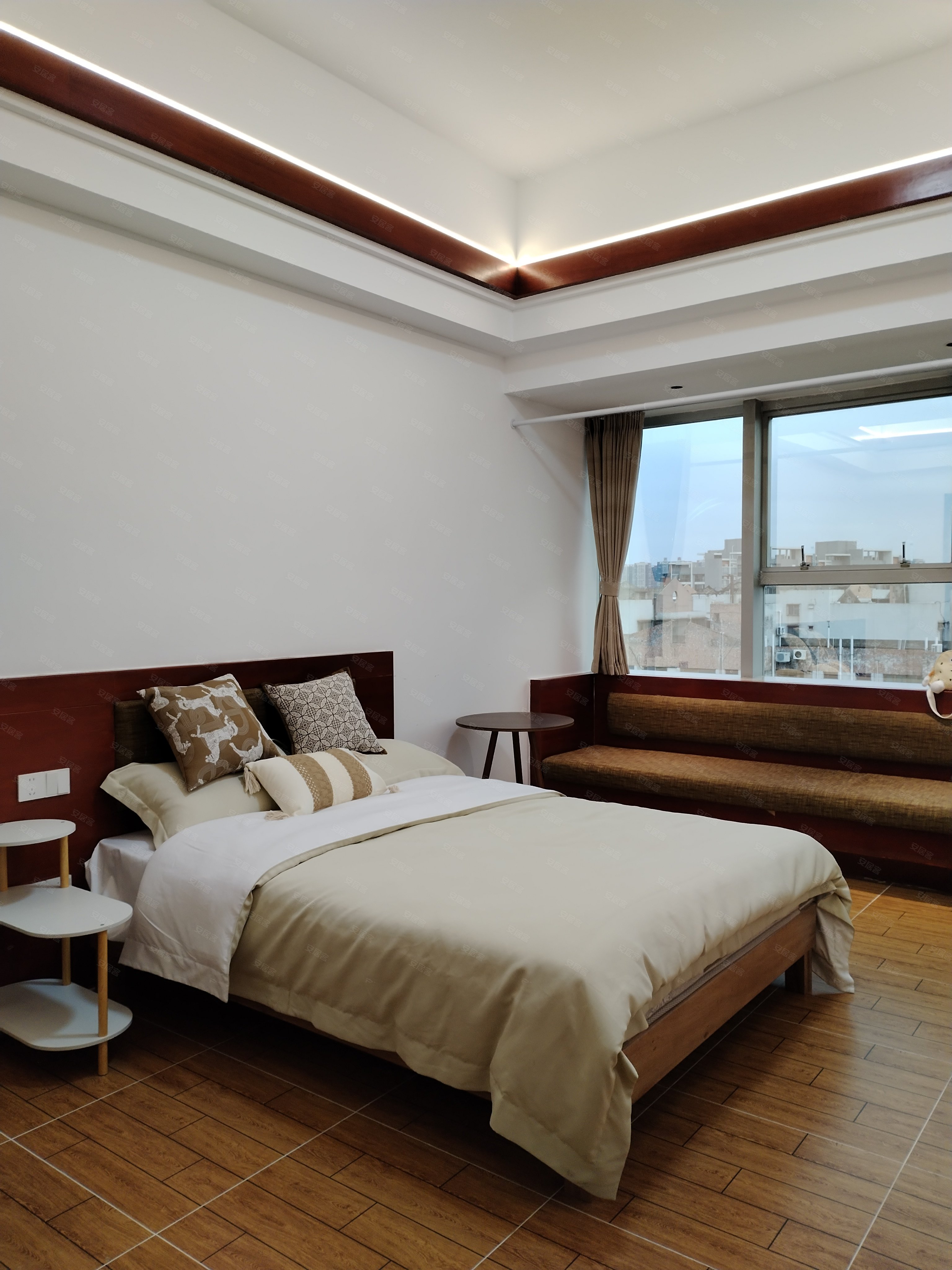 东城百花庭，电梯公寓，精装修，拎包入住，采光好，一押一付