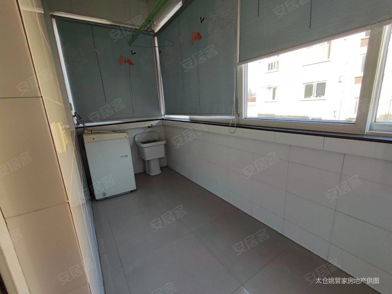 便宜出售金建小区精装好房有阳台商圈成熟有大车库