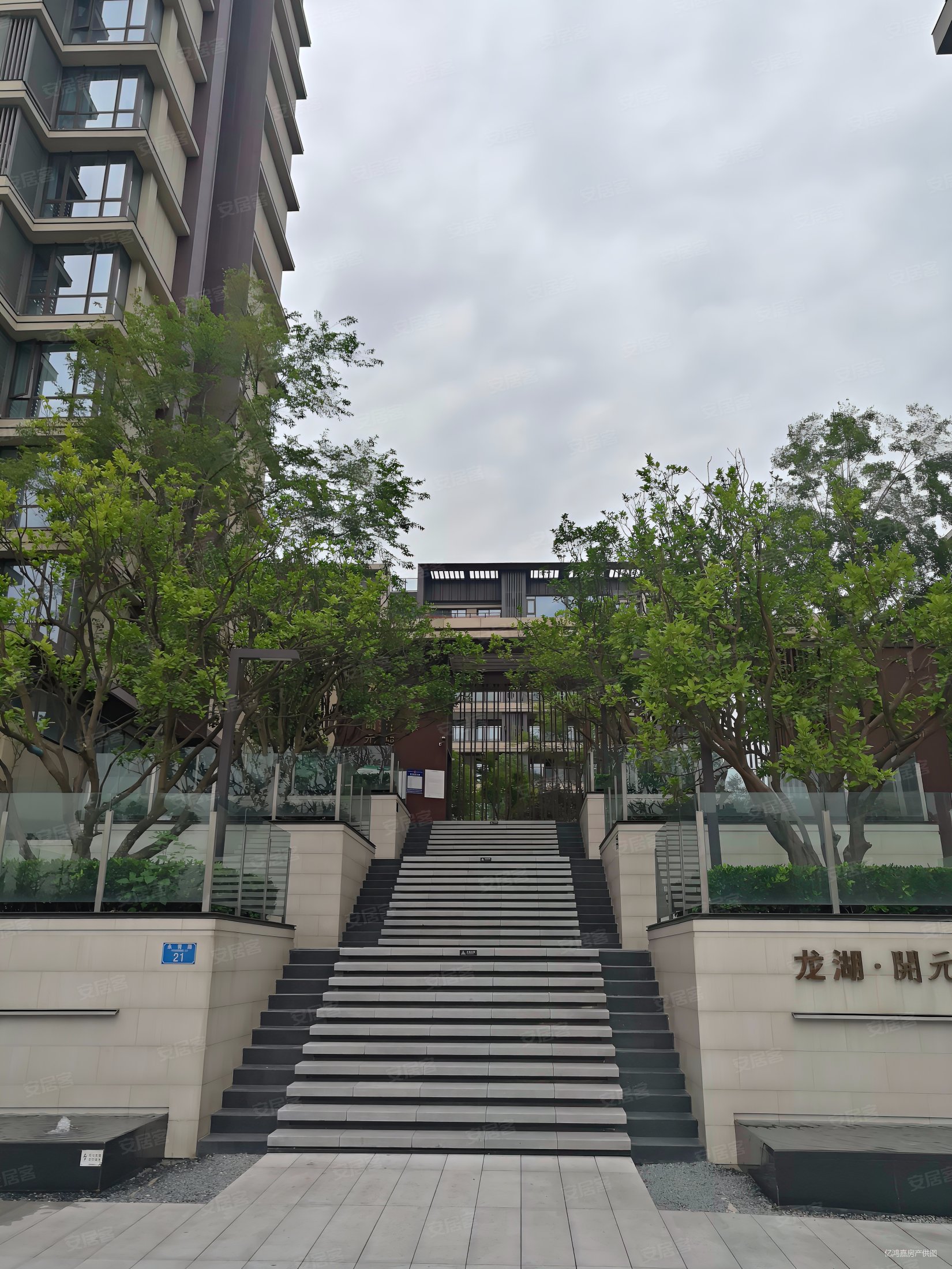 不朝马路,龙湖开元晶蓝二期二手房,177万,4室2厅,2卫,133平米-重庆