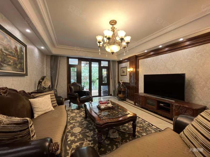 499个送车位豪华美式装修,高端别墅一楼带院