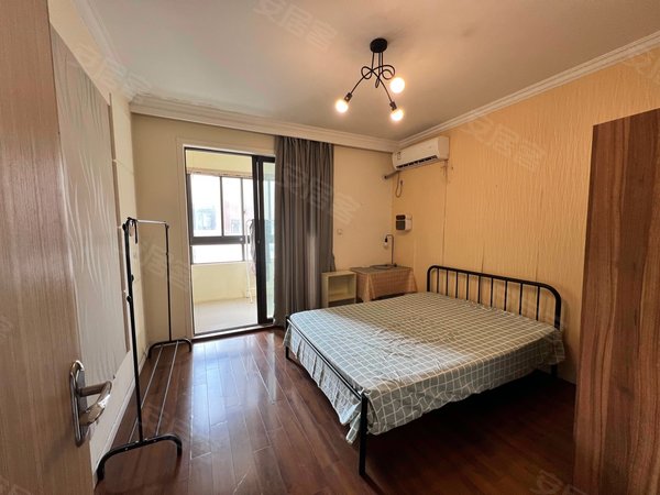 南京栖霞仙林湖万达茂御湖仕家三期精装好房 医院双地铁 商圈发达 整