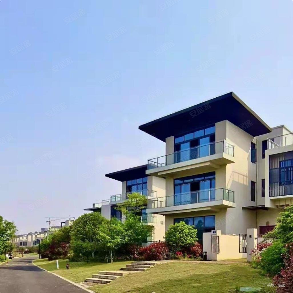 颐和山庄(别墅)4室3厅4卫183㎡南北188万