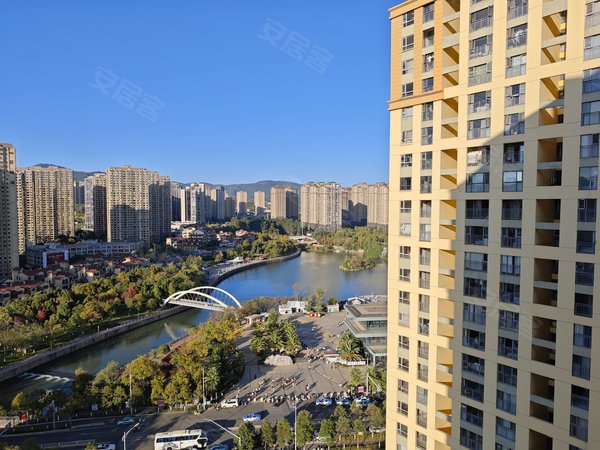 昆明盘龙茨坝天宇澜山昆明湖瀑布公园盘龙江景三房带车位 全套家具