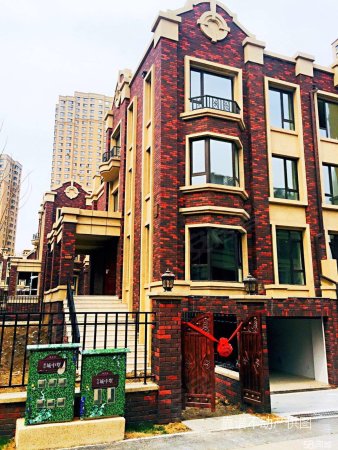 小石城城中墅 联排别墅边户花园超大 带车库地下 临近地铁