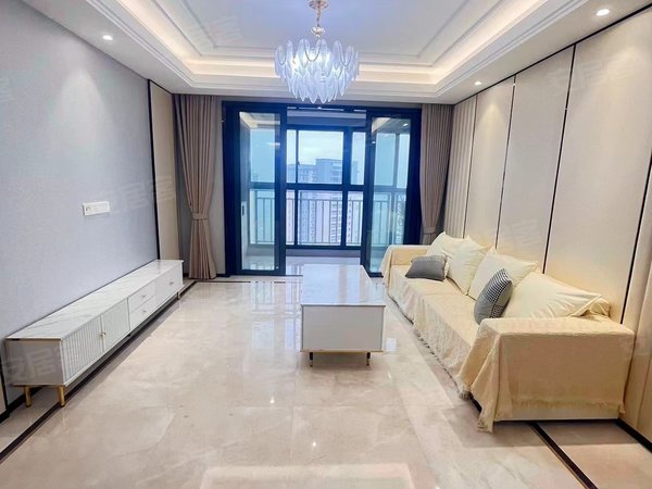 苏州常熟东南开发区名湖豪庭永旺旁精装暖系三房俩卫带地暖和全屋中央