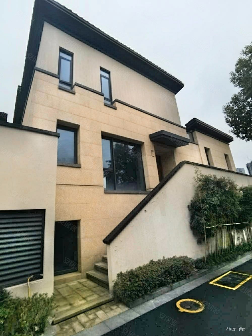 中天珺府(别墅)4室2厅4卫311.28㎡东南630万