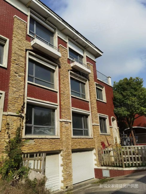 爆抢 179万近新弄里双拼别墅243瓶壹书邻里实有300多平