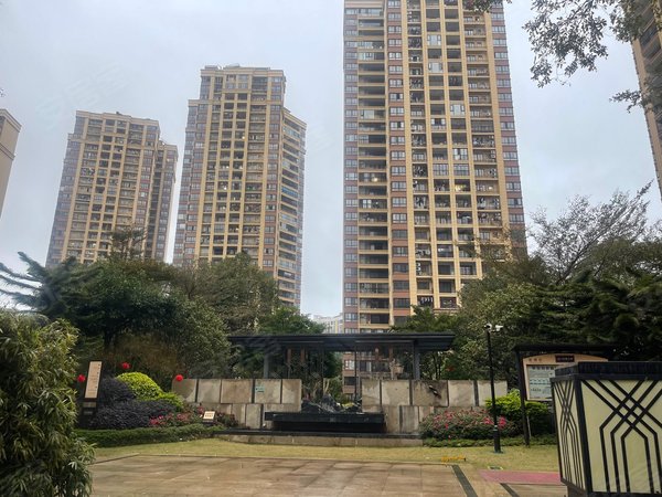 玉林北流北流城区新世纪豪园豪园精装电梯中层配套好设备齐全出门广场
