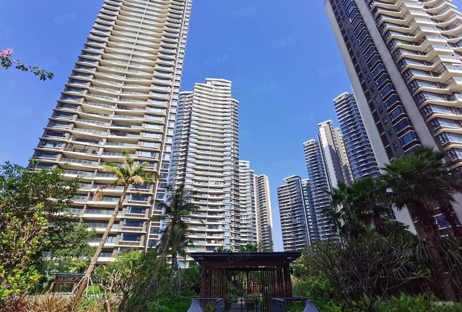 江景躺在沙发上看烟花超大观景阳台华发峰景湾