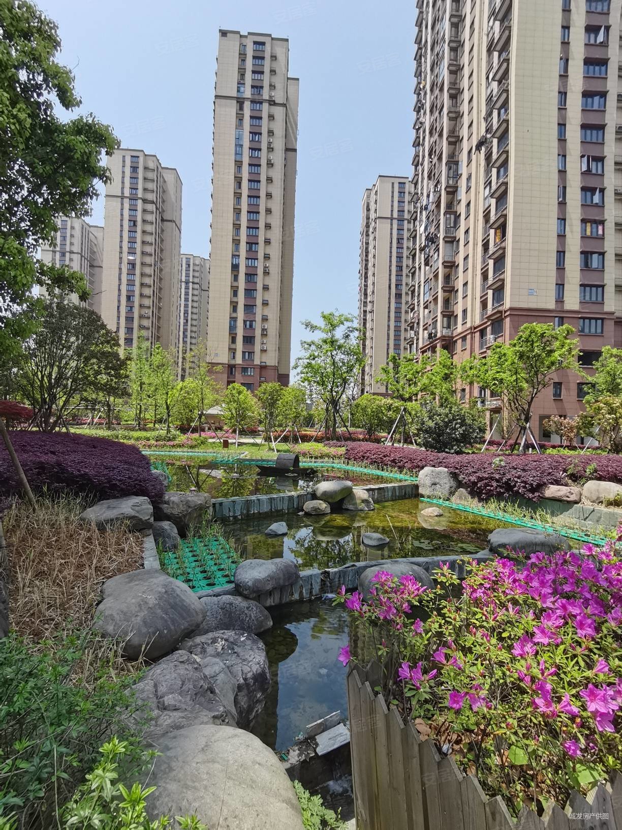 下应128广场对面次新小区君睿名苑全新装修3室2厅 拎包入住