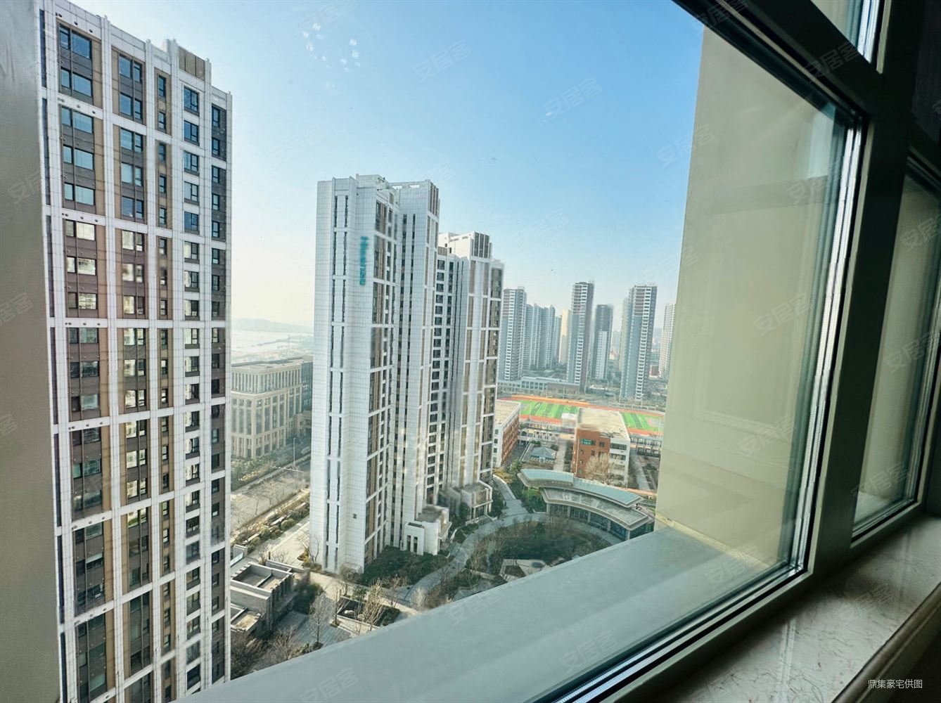 管家式服务 高楼层看海景 品质小区 商圈成熟,海信君逸二手房,1080万