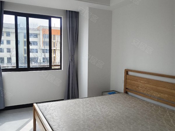 金华婺城湖海塘智合院北区湖海塘板块 智合院 东边套大三房。采光视线无遮挡 精装修拎包出租房源真实图片