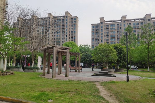 莱顿小城,辰花路839弄 - 上海莱顿小城二手房,租房,房价-上海安居客