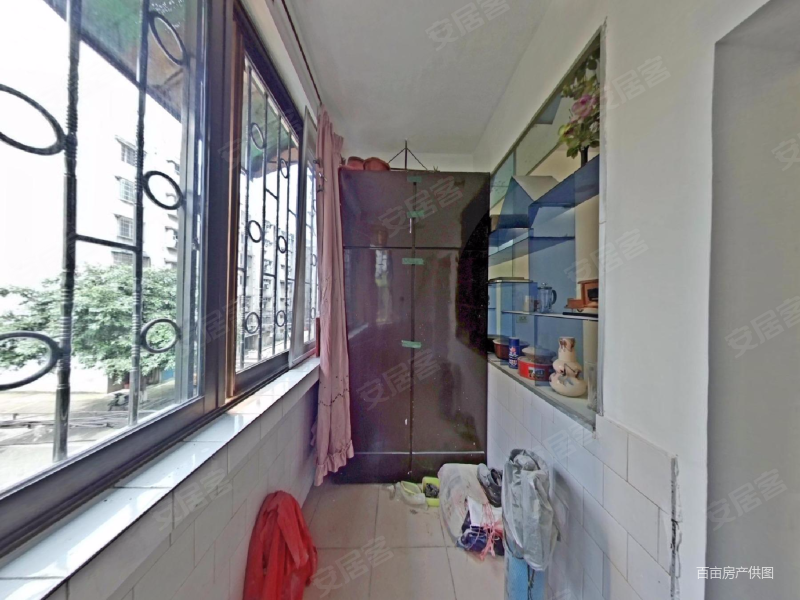 柳工生活南区步梯3楼3房2厅1卫南北朝向有钥匙