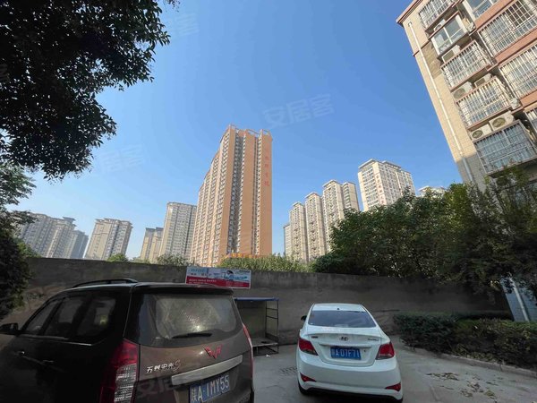 西安大兴新区梨园路御园温泉小区大兴新区 梨园路 御园温泉小区 精装