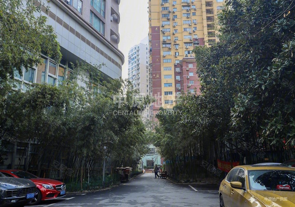 全南户型,电梯房,繁华地段,采光充足,现代风格,云和花园二手房,1250万