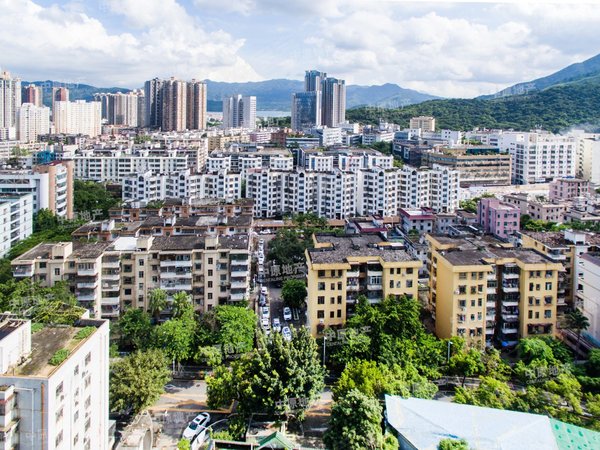 深圳盐田沙头角山泉小区门口沙头角地铁站 精装3房 东南朝向 拎包入住