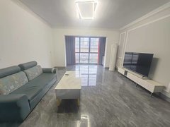 来宾兴宾兴宾城区巴黎春天，步行街旁，精装四房两厅两卫，家具家电齐全拧包入住出租房源真实图片