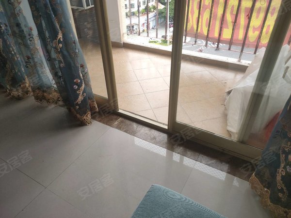 临春河路七小附近福泉花园出租,精装三房二卫双阳台,随时可看房