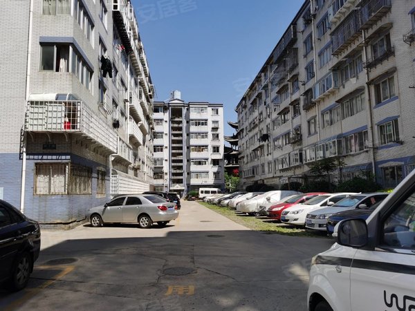 昆明西山滇池路片区福源小区福海中学旁边  福源小区精装两房  带家具