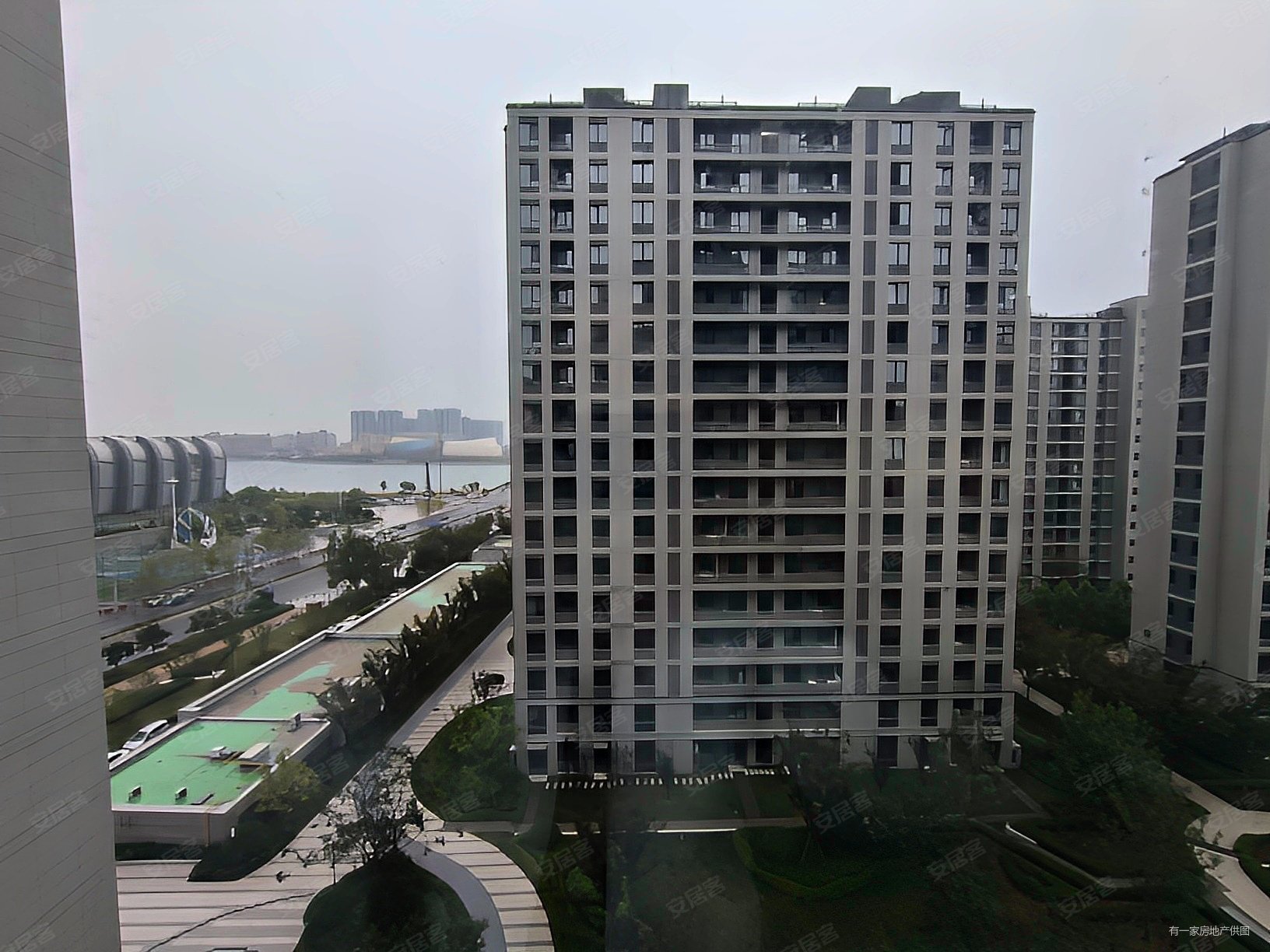 融创影都壹号3室2厅2卫120.49㎡南北215万