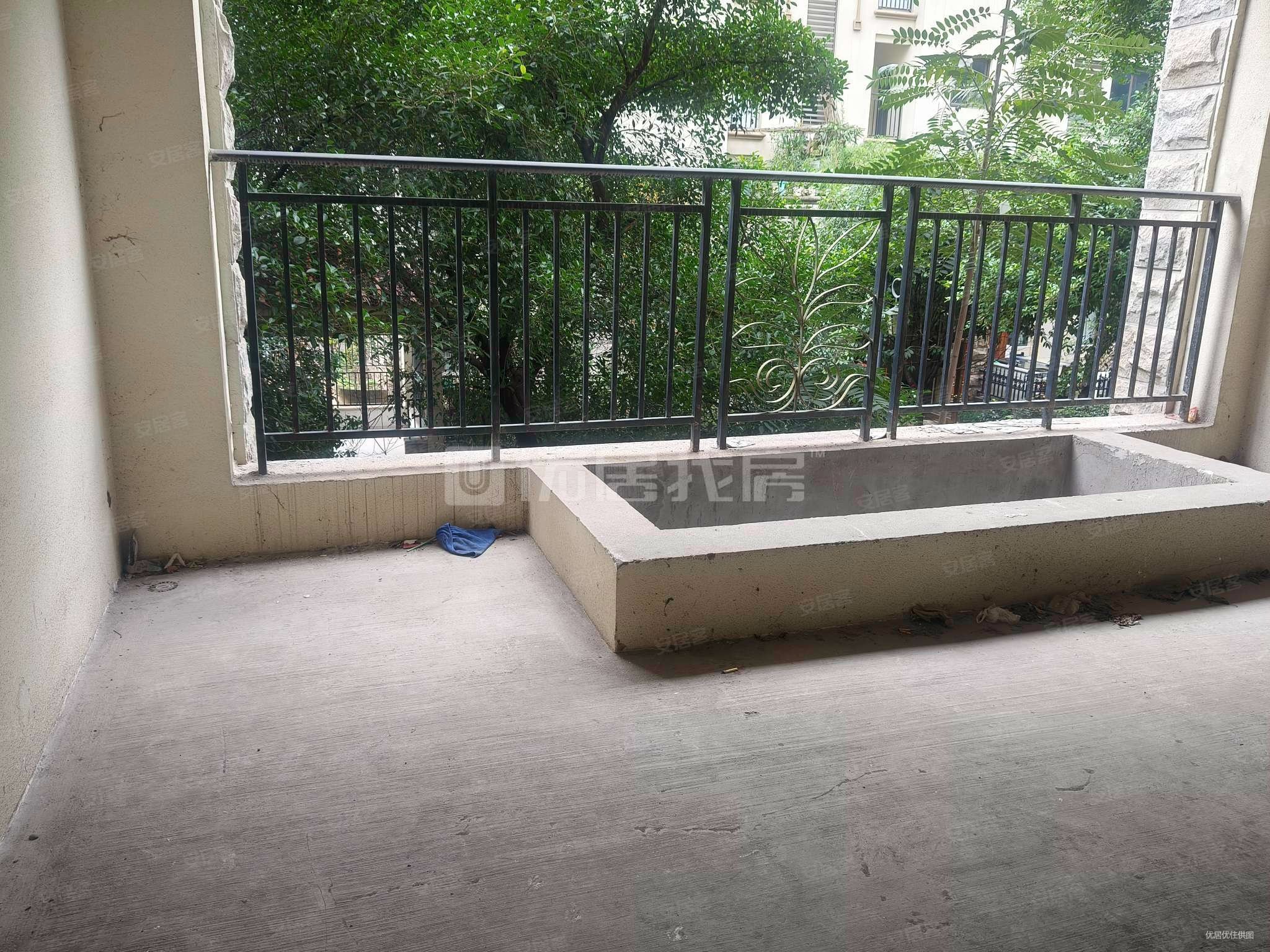 地下室,北城华府二手房,108万,6室3厅,4卫,133平米