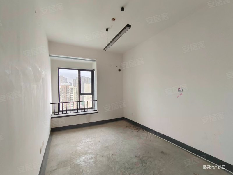 空中别墅!六房四卫!空间感十足!有钥匙!