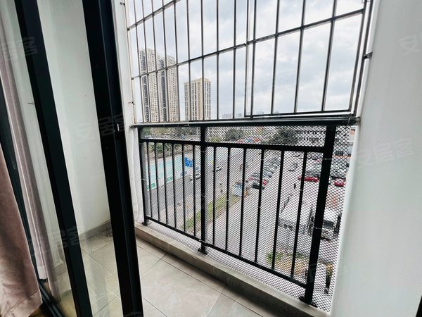 深圳龙华清湖宝湖新村精装超大单间 采光好 可养宠物 清湖北地铁口0