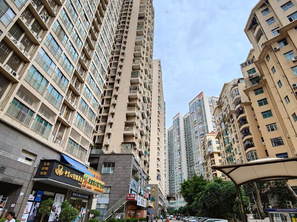 深圳南山南山中心区南光城市花园地铁精装,2房5500可谈,使用面积很大