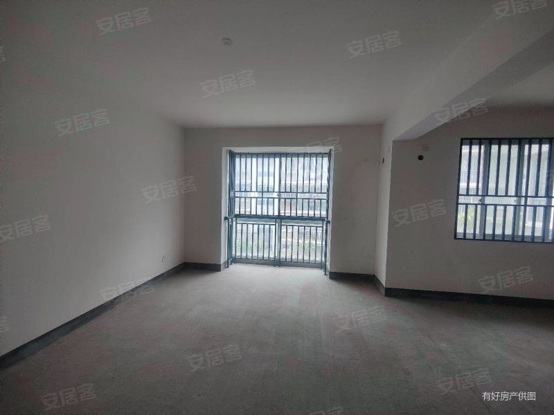 洪都花园洋房2楼133.98平方全新毛坯看房有钥匙