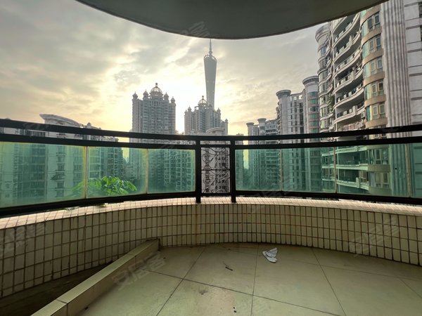 广州海珠广州塔珠江帝景苑高层 望广州塔 珠江帝景小区 大三房 业主也