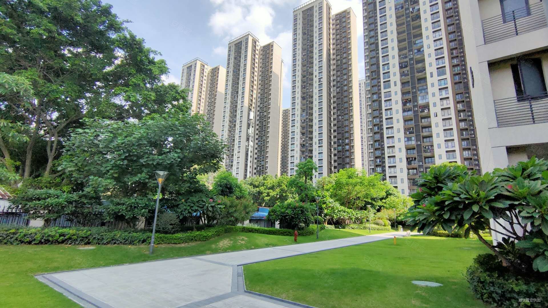 千灯湖 万科金色城市 南北通透 实用四房 近地铁 诚心出售