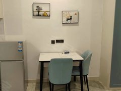 鄂尔多斯康巴什中心公园整租 教师公寓位置二中对面！套间单间都有都有可短租领包入住装出租房源真实图片