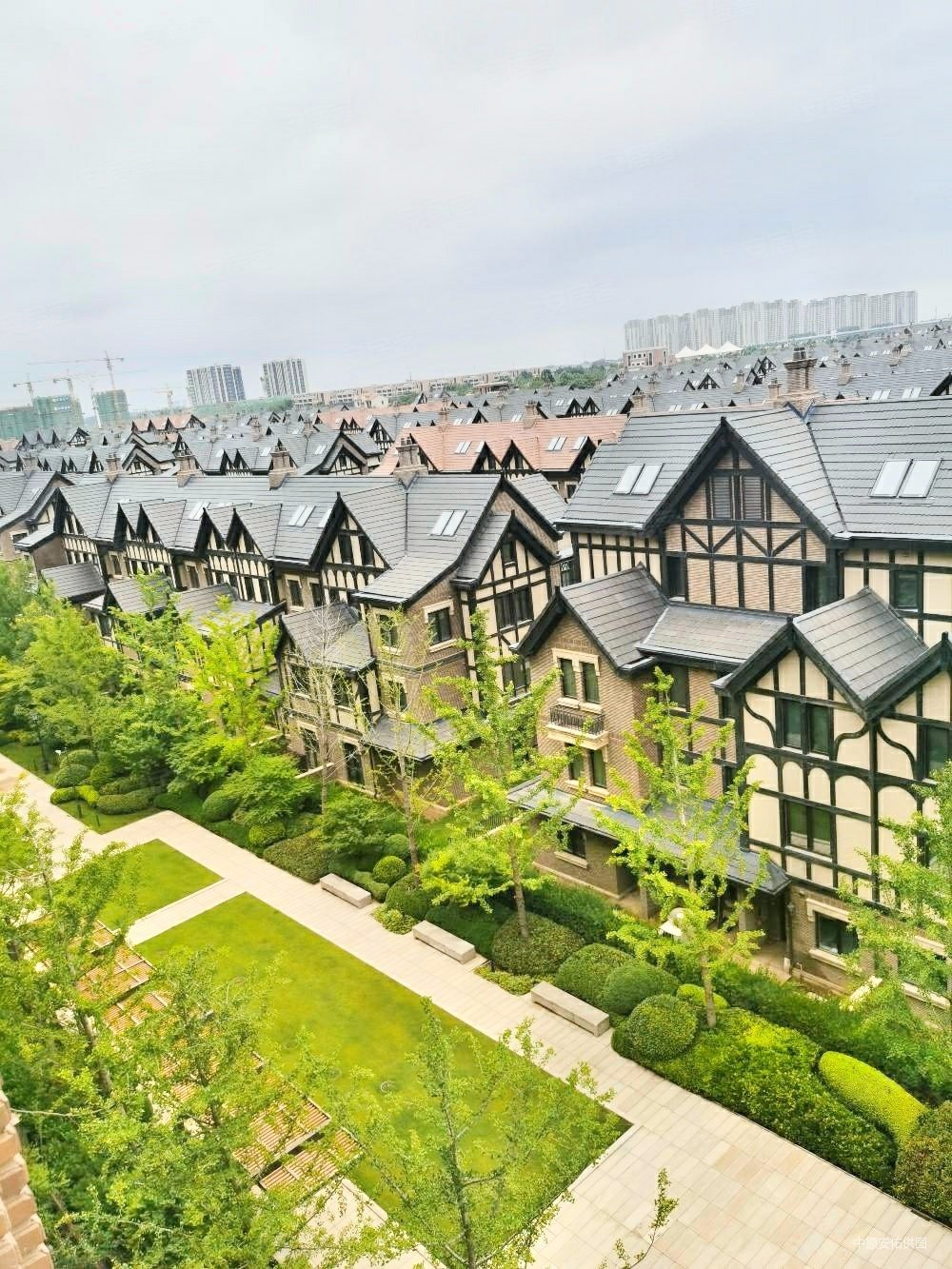 普罗旺世理想国4室2厅2卫145.8㎡南162.2万