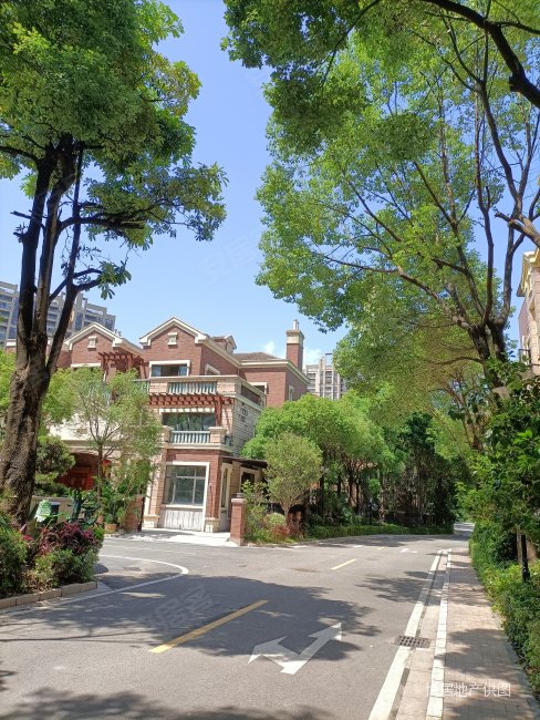 松山湖北区保利小区精装修3房2卫产权清晰业主诚意出售