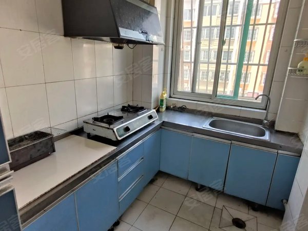 济宁任城观音阁街道鲁兴花园万达附近,鲁兴花园 三楼两室向阳 保洁已