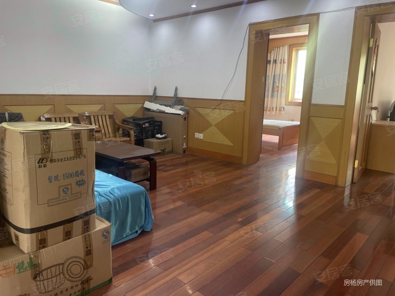 玄武湖解放门旁台城花园小区带电梯 三房两卫 环境好 好停车