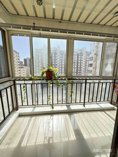 五小十中蓝波湾电梯中层85平米双卧客厅朝南售69万