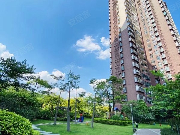 广州黄埔萝岗新福港鼎峰豪装三房两厅(新福港鼎峰)配套齐全南北对流