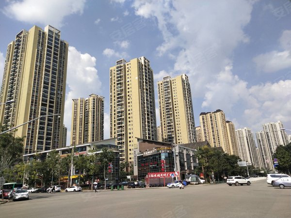 昆明西山滇池路片区金坤尚城长乐里万达南亚旁 豪华大三房 随时拎包住