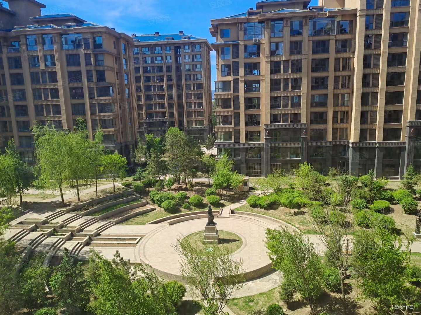 东方维也纳低容积拎包入住有电梯小区新板楼双卫格局