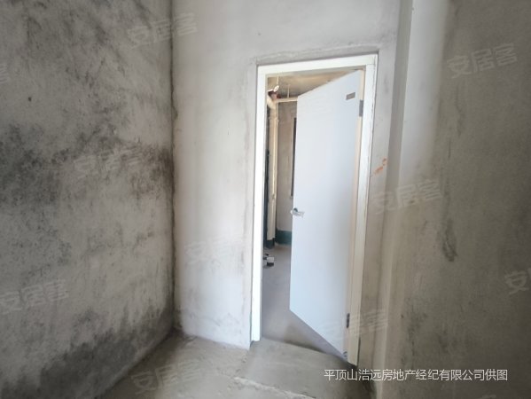 中梁鹰城壹号院2室2厅2卫125㎡南北75万