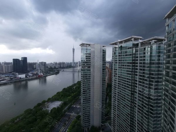 广州天河珠江新城东侨鑫汇悦台侨鑫汇悦台 4 房  285.