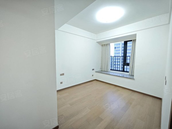 金华婺城江北保利天汇环小金师四中陪读，保利天汇 精装4房 江北市中心 带车位出租房源真实图片