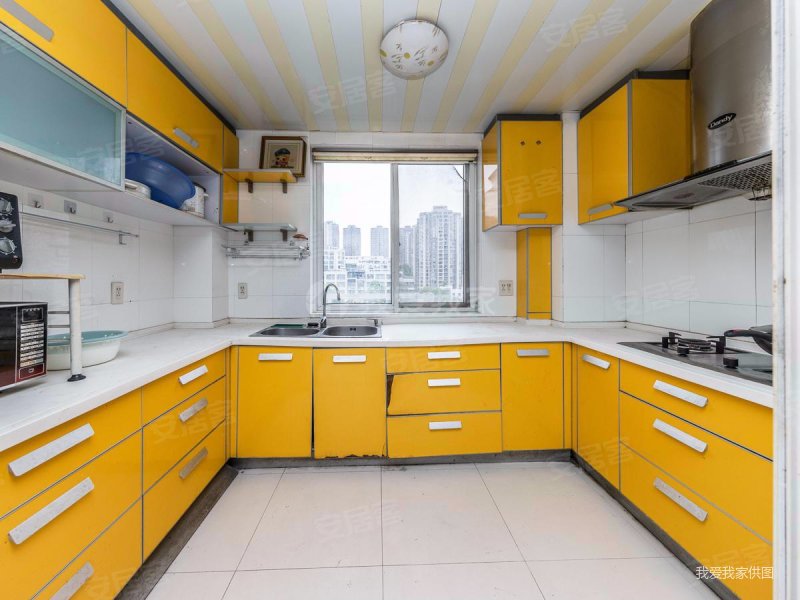 滨江彩虹城银色港湾3室2厅三房朝南带一个1楼储藏室