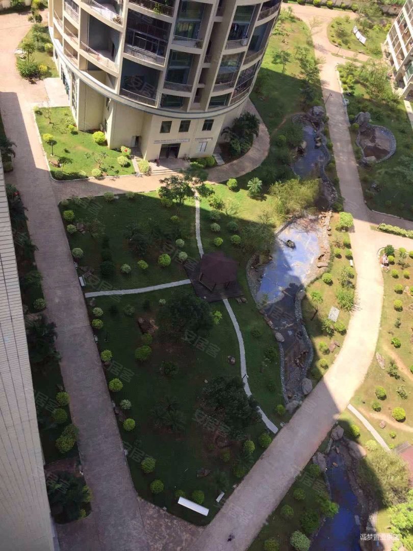 千米临深 业主急卖 低于市价10万 价格可谈 惠景豪苑