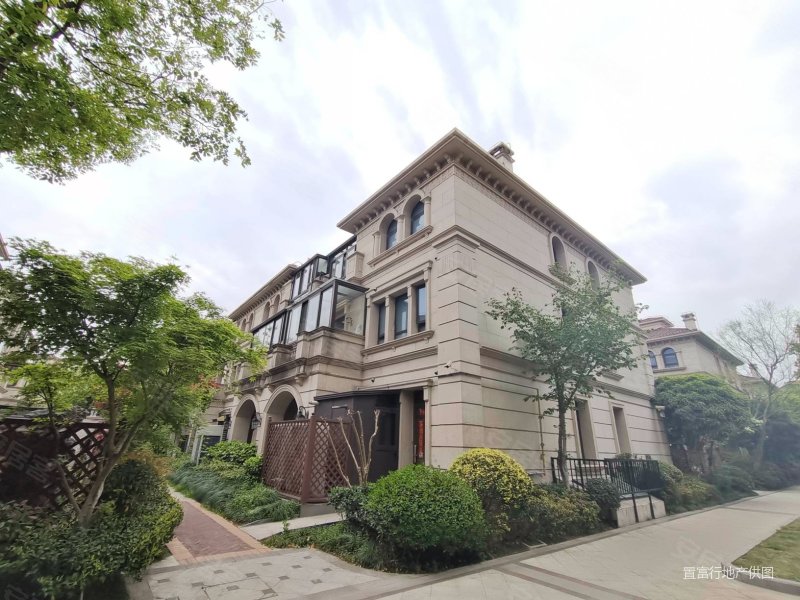 美兰湖别墅丨送挑高地下室丨南北双花园丨原始房型丨看房有钥匙