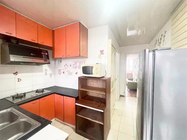 【多图】广灵二村,凉城租房,朝南复式带阁楼,近赤峰路站,房子空间大