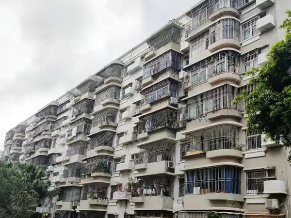 深圳南山南山中心区华联花园可坐11129号地铁线的华联花园4房,可宿舍