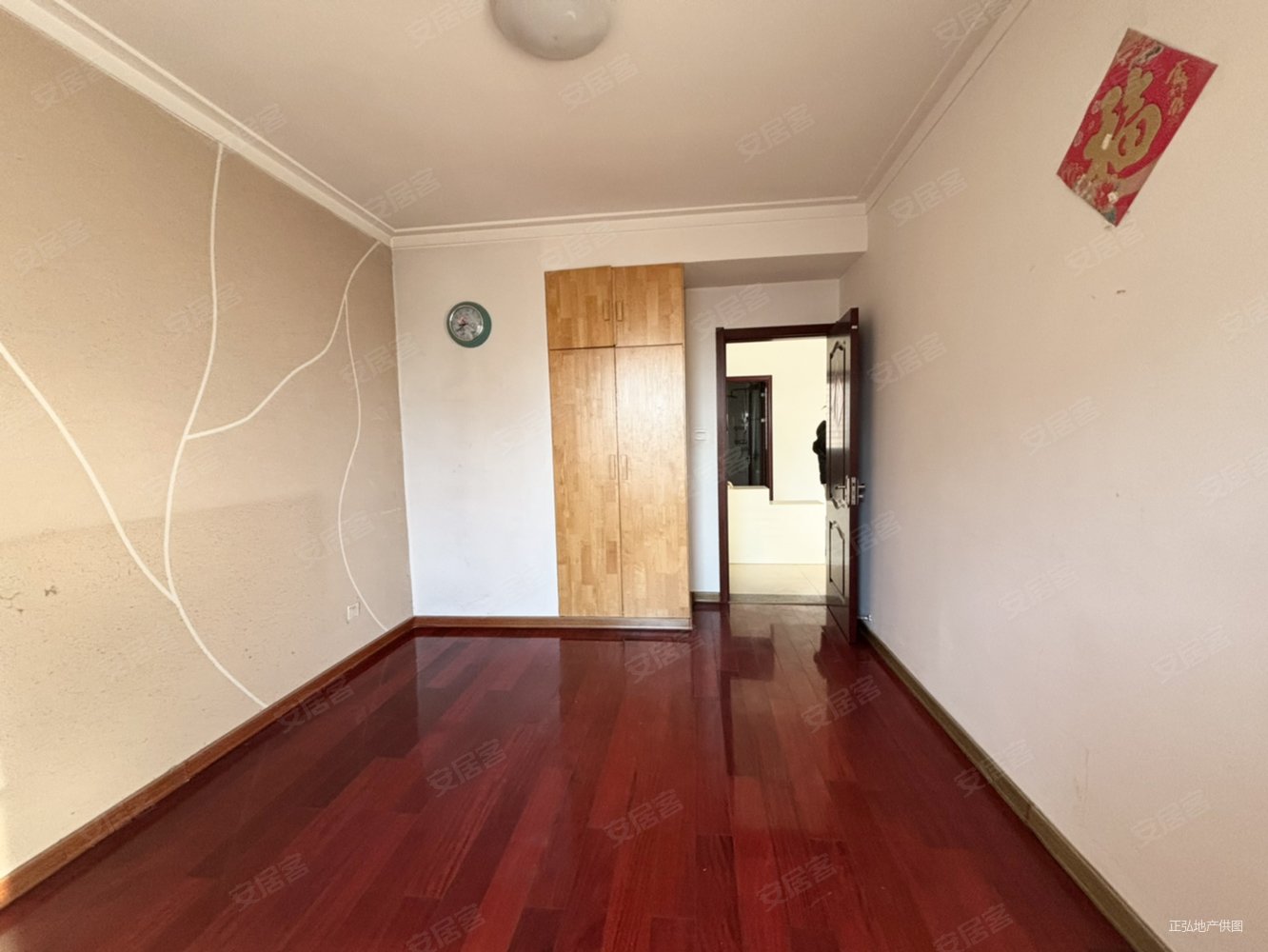 安泰首府3室2厅2卫143㎡南北118万